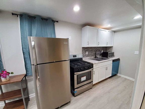 2nd image of 1853 N Humboldt Ave #B