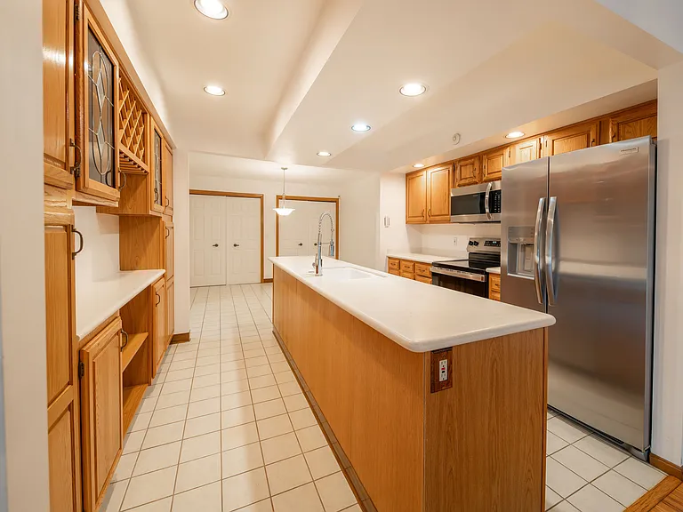 5751 Som Center Rd — Photo 14