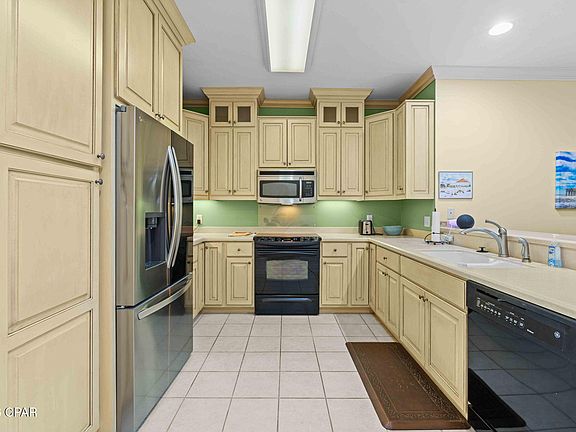 3rd image of 2412 Saint Andrews Blvd APT 3