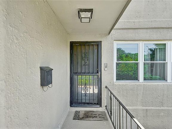 2nd image of 284 Lakemoore Dr NE APT B