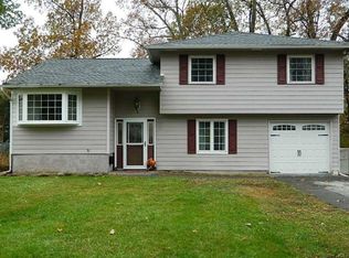 6 Bellmore Dr, Poughkeepsie, NY 12603