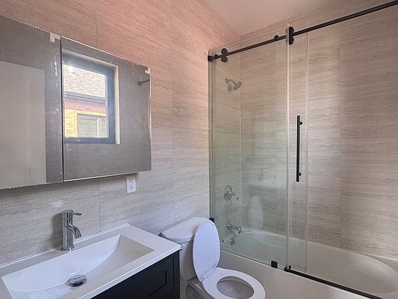 4th image of 153 Hull Ave #2