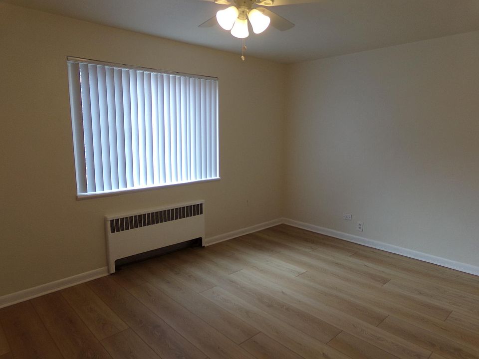 1st image of 1042 N Pearl St APT 101