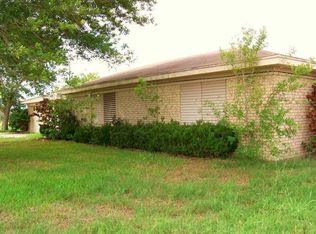 507 W Paris Ave, Seadrift, TX 77983