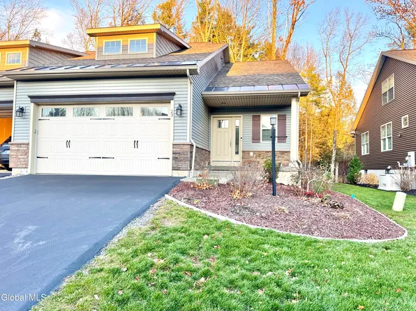 23 Canterbury Lane, Delmar, NY 12054