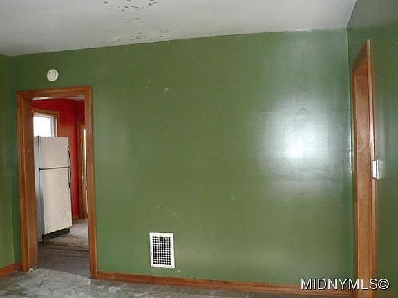 3rd image of 1141 Conkling Ave