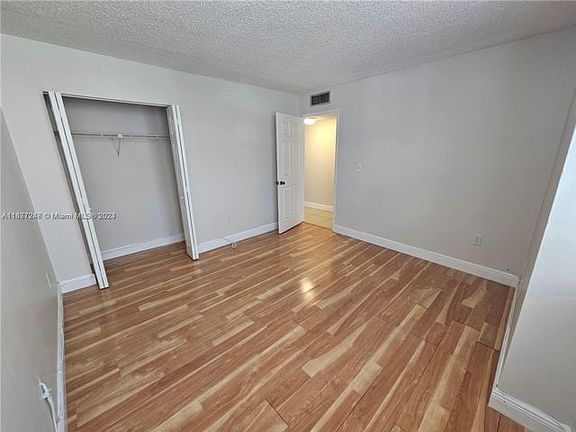 2nd image of 9451 Evergreen Pl #2