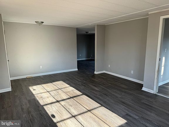 3rd image of 64 Pheasant Ct