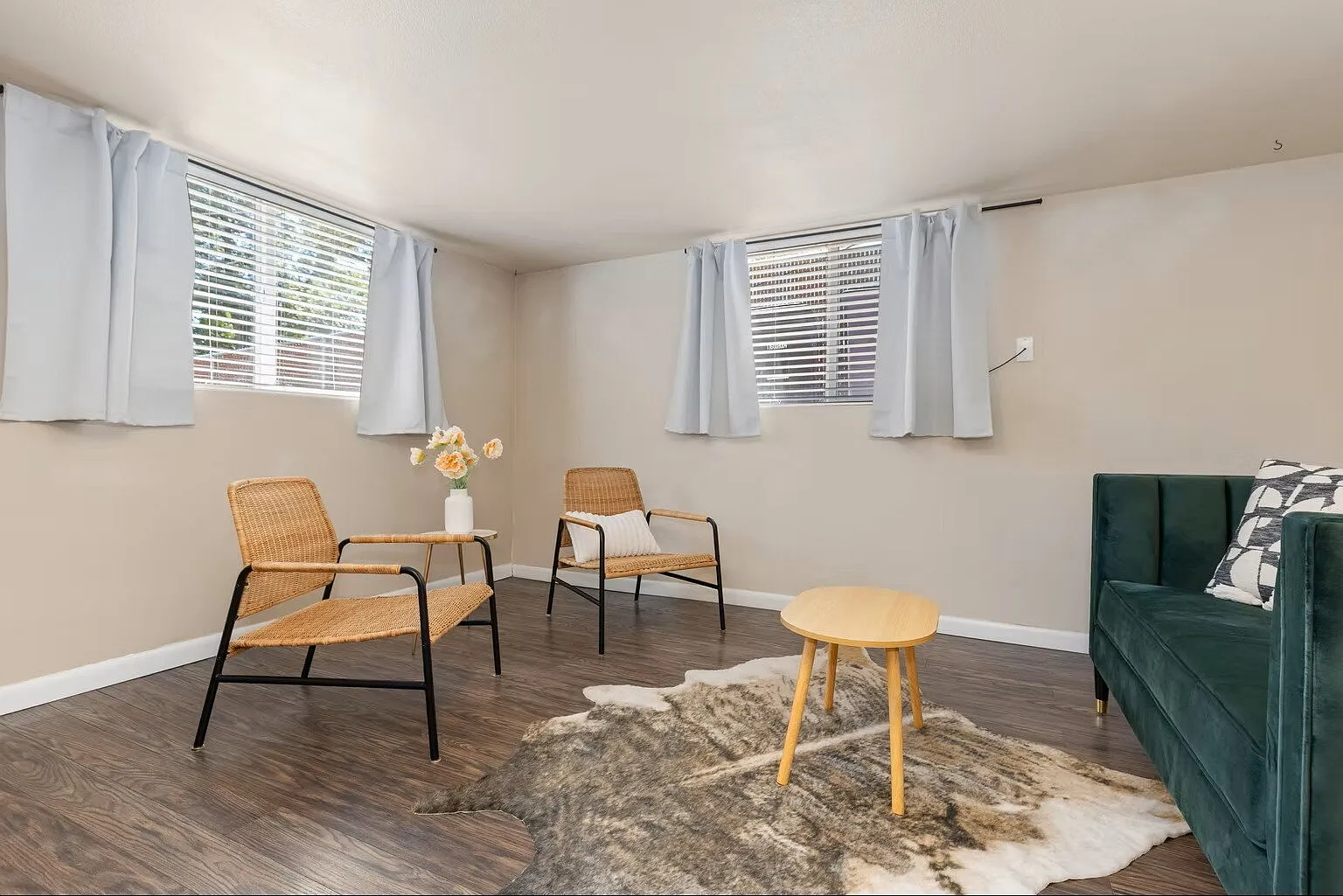 1 bed, 1.0 bath, 904 sqft, $1,700 — Photo 4