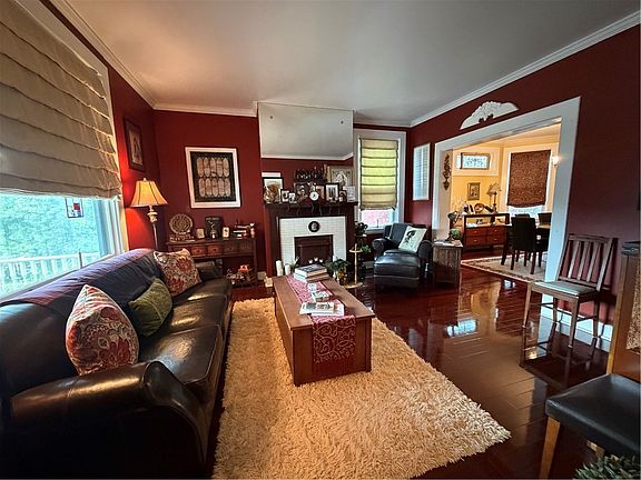 3rd image of 5232 Waltherman St