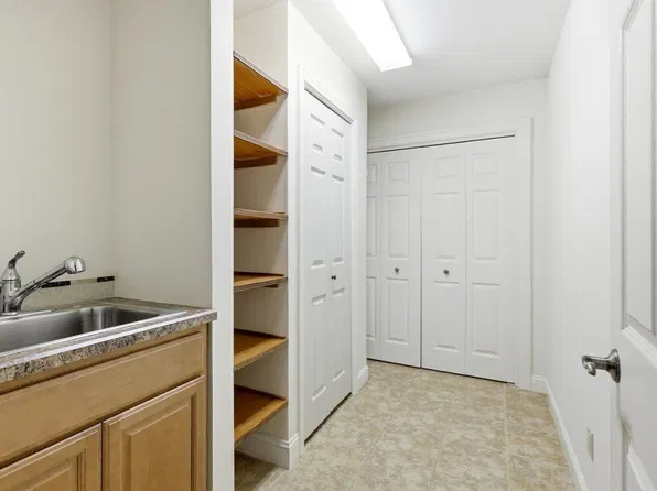 75 Shadow Brook Est Unit 75, South Hadley, MA 01075
