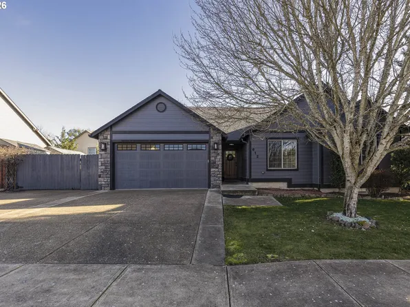 612 N 6th St, Carlton, OR 97111