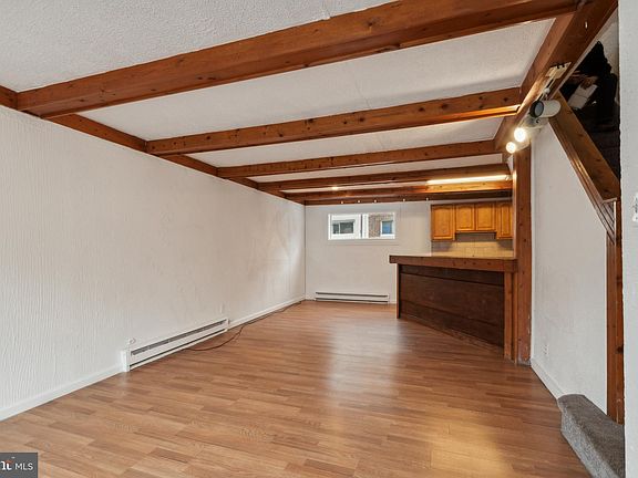 5th image of 315 W Annsbury St