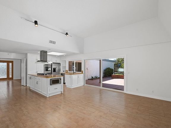5th image of 86 Monarch Bay Dr