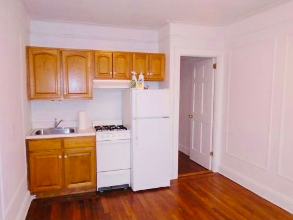 1st image of 28-31 44th St #32