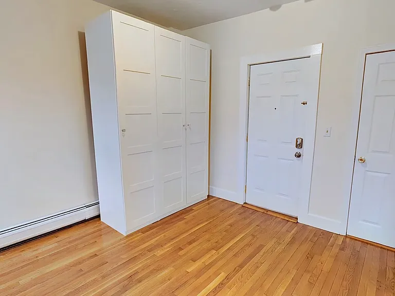 38 Bond St #2F — Photo 10