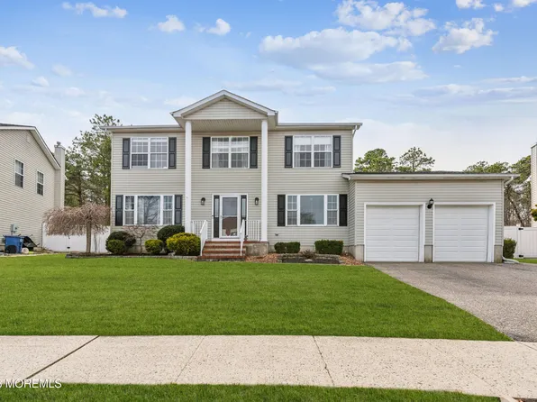 36 Netty Street, Howell, NJ 07731