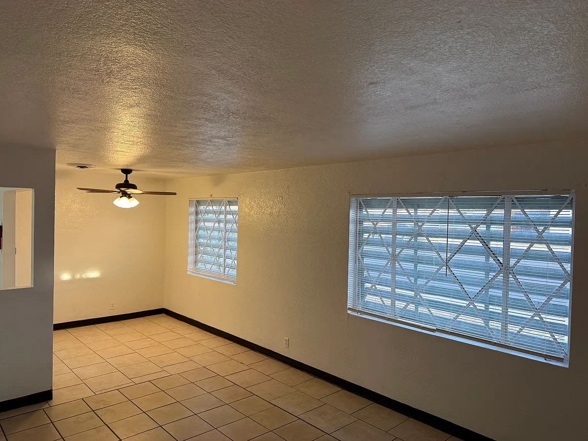 Building Photo - 450 W University Dr #1