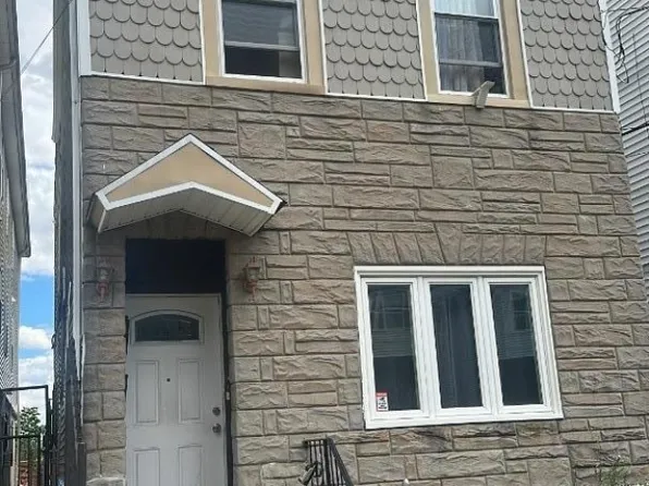284 Hunterdon St Floor 3, Newark, NJ 07103