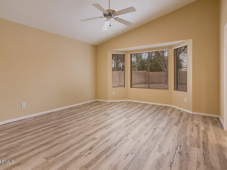 12566 W Palm Ln — Photo 10