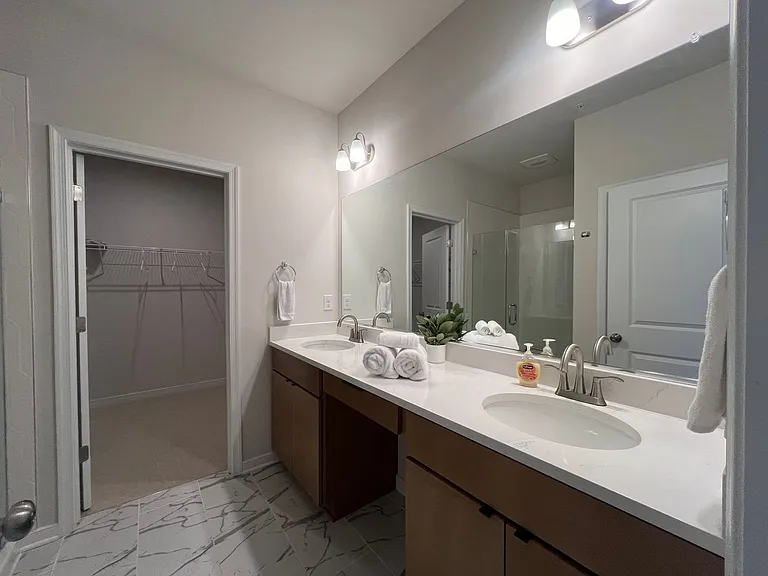 1900 Roseneath Rd #10B — Photo 12