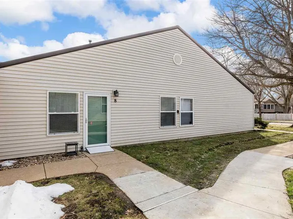 1220 Village Rd APT 8, Iowa City, IA 52240