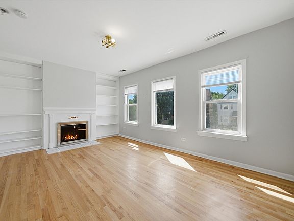 3rd image of 1915 Asbury Ave APT 2