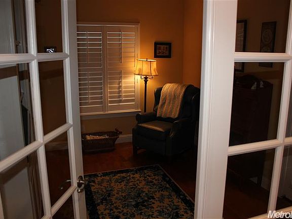 2nd image of 2577 Poppy Dr
