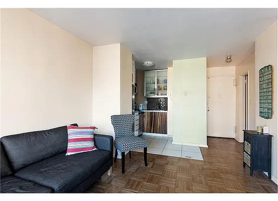 Rented by Warburg | media 4