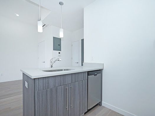 3rd image of 164 E 105th St #4B