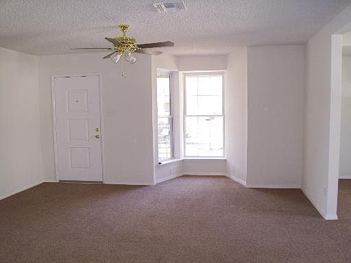 3rd image of 118 N MOONSTONE ST.