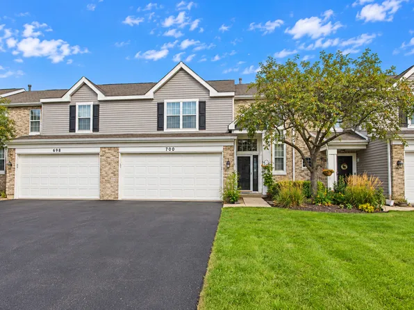 700 Savannah Ln, Crystal Lake, IL 60014