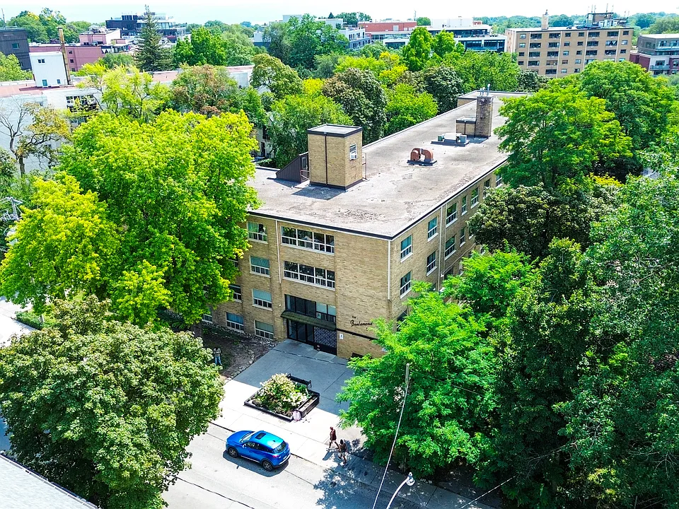 5 Benlamond Ave #209