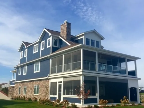 910 Pointe Dr #53, Boyne City, MI 49712