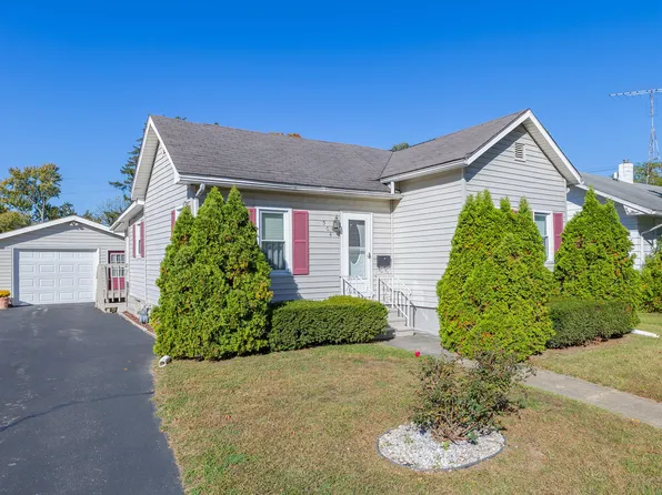 504 Sylvan St, Buchanan, MI 49107