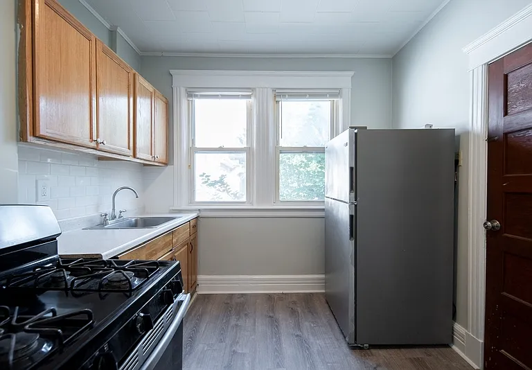 11 King Ave #2 — Photo 1