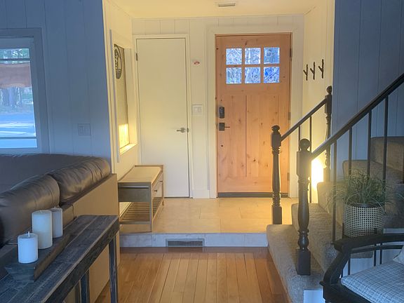 4th image of 28200 Geneva Ln