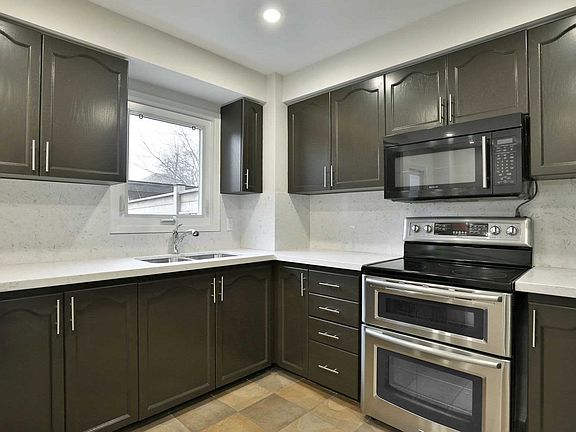 2nd image of 1228 Blackburn Dr