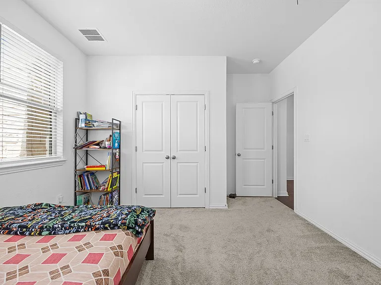 303 Eagle Ford Dr — Photo 20