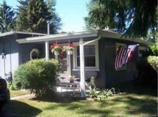 2775 Grace Rd, Fort Gratiot, MI 48059