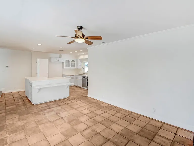 2401 Olive Ave — Photo 25
