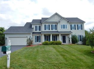 114 Woodgreen Dr, Pittsford, NY 14534