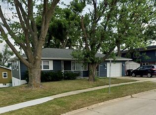 101 31st St SW, Cedar Rapids, IA 52404