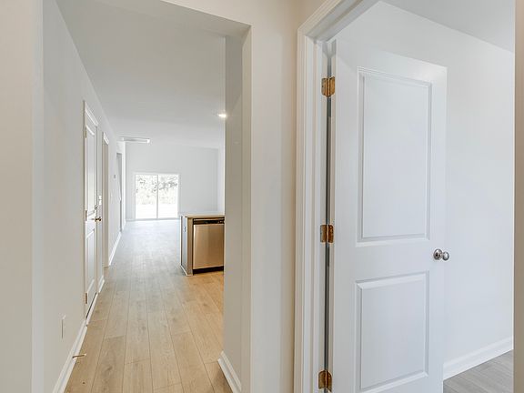 5th image of 3356 Matrim Way
