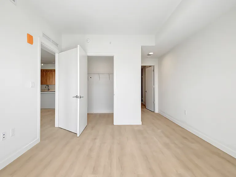 240 Vanderbilt Dr #B2 — Photo 13
