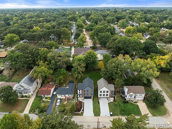 3rd image of 312 Oak Tree Dr