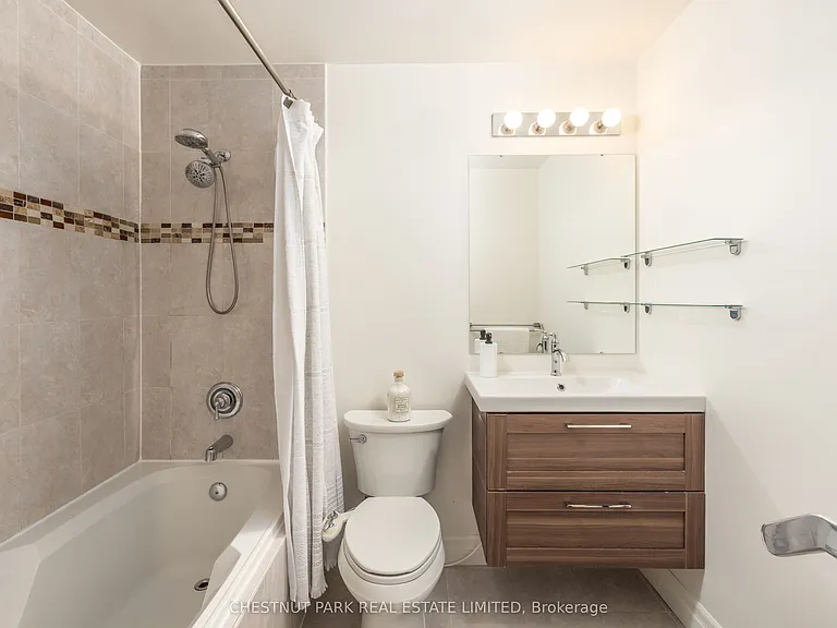 500 Richmond St W #101 — Photo 26
