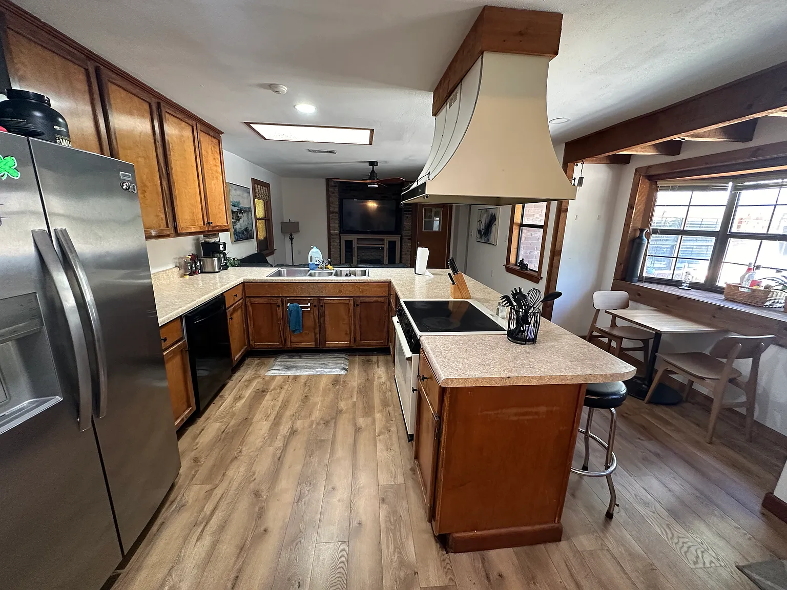 4 bed, 2843 sqft, $2,800 — Photo 4
