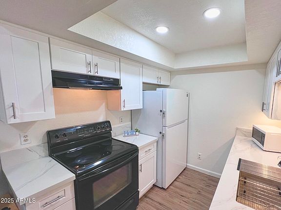 4th image of 5136 E EVERGREEN Street #1075
