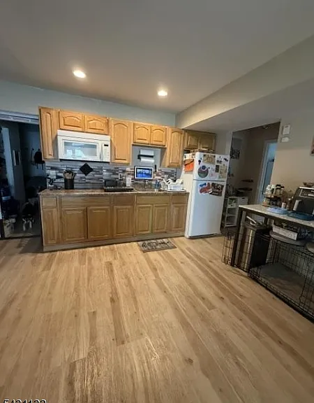 1184 Union St — Photo 2
